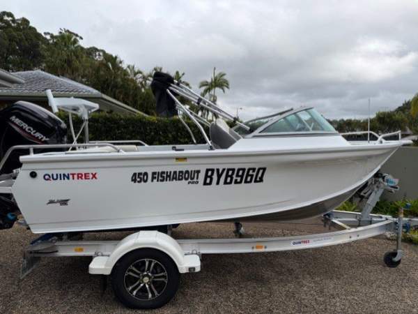 Quintrex 450 Fishabout Pro virtually new, 10 hours