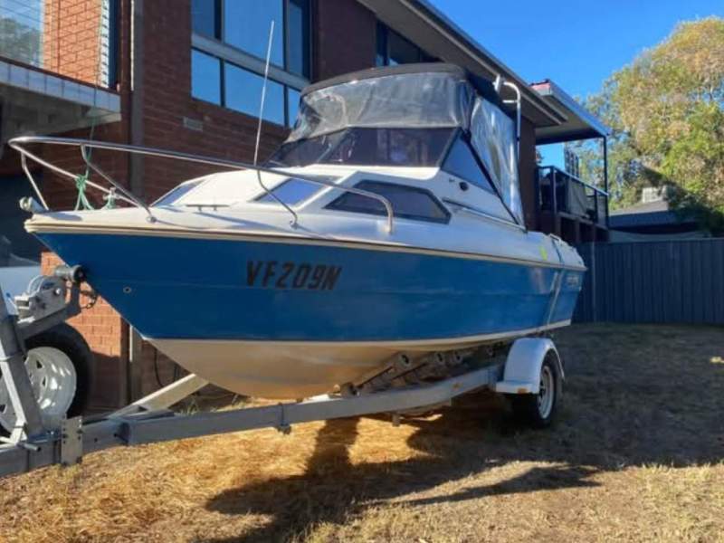 Haines Hunter 520 1990 Haines Hunter 520 SLC 115 Suzuki outboard mot