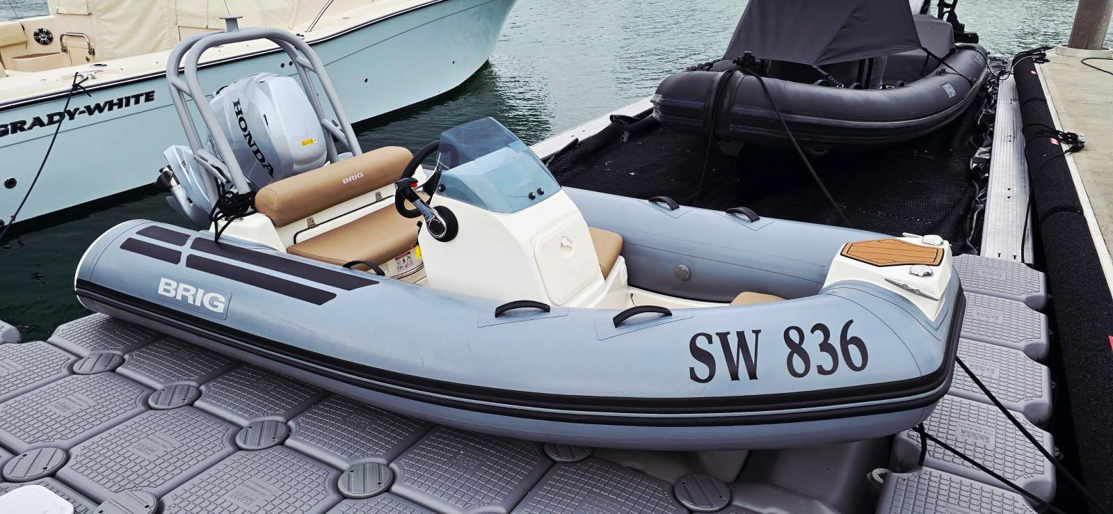 Brig Eagle 3.5 Near-new, 12hrs, Honda 40hp, fully optioned.