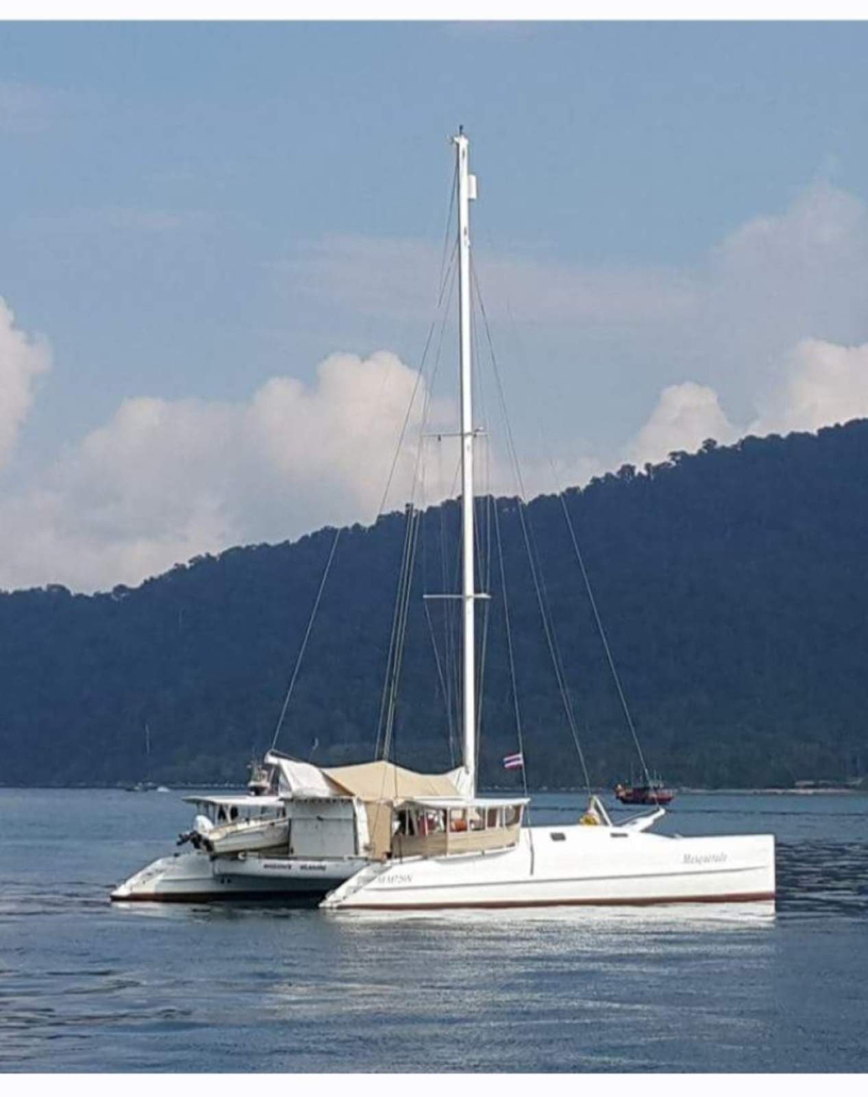 Grainger 430 Performance Cruiser Open deck, galley, 2x double bunks / sitting in the