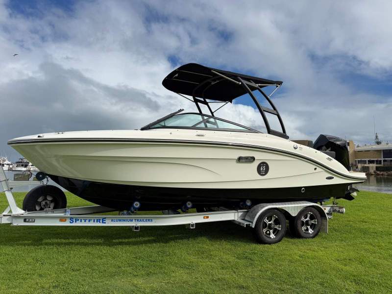 Sea Ray 210 SPX