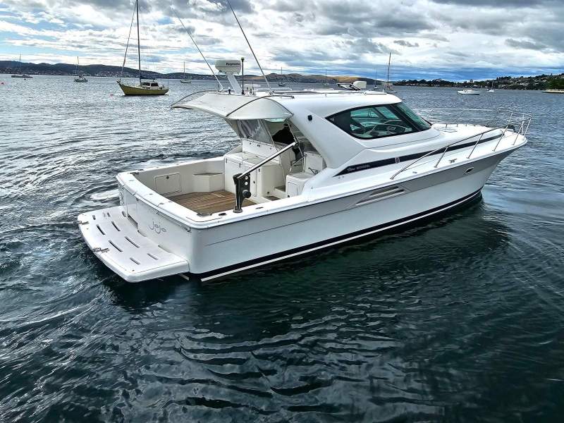 Riviera 4000 Offshore Hardtop Platinum Series - 2000 Model "JO JO"