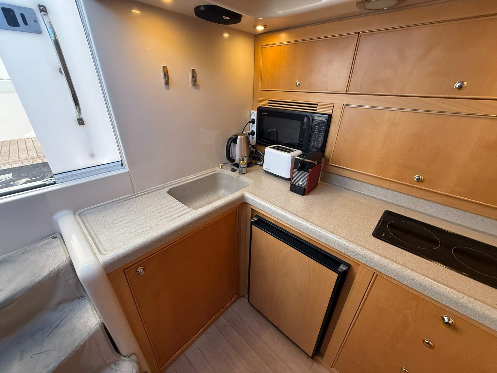 Riviera 4000 Offshore Hardtop Platinum Series &ndash; 2000 Model JO JO
