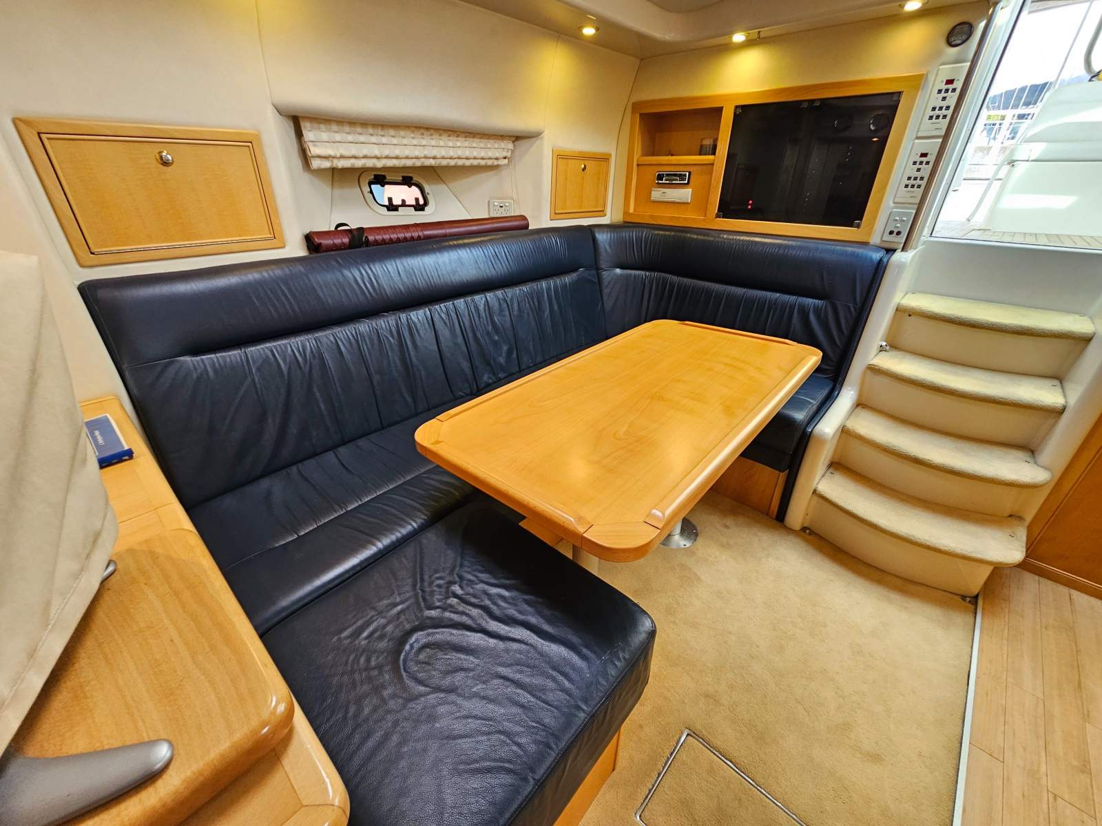 Riviera 4000 Offshore Hardtop Platinum Series &ndash; 2000 Model JO JO