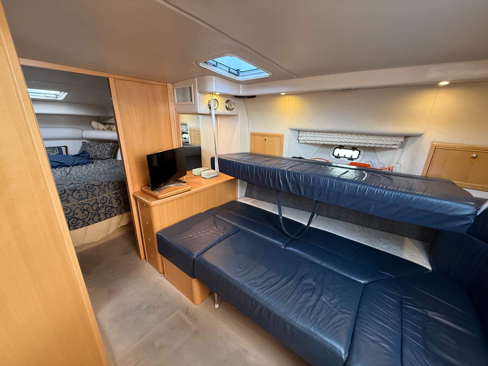 Riviera 4000 Offshore Hardtop Platinum Series &ndash; 2000 Model JO JO