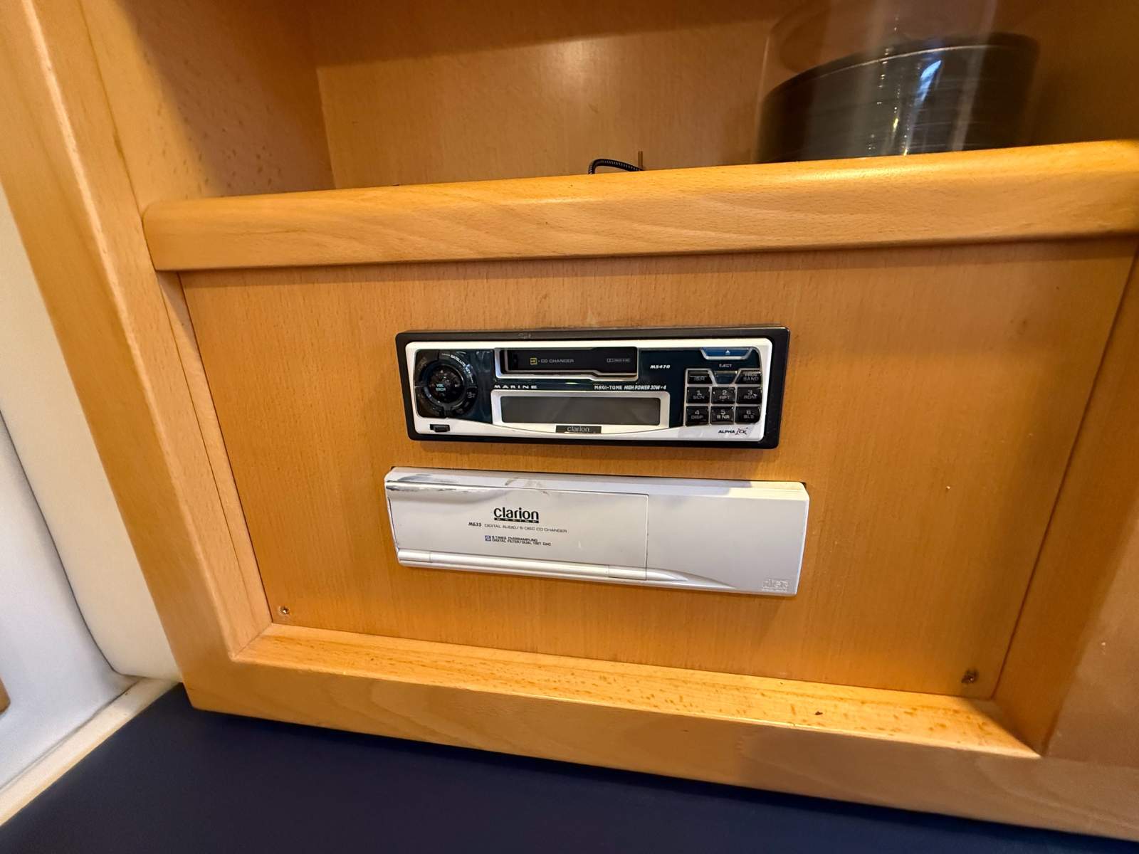 Riviera 4000 Offshore Hardtop Platinum Series &ndash; 2000 Model JO JO