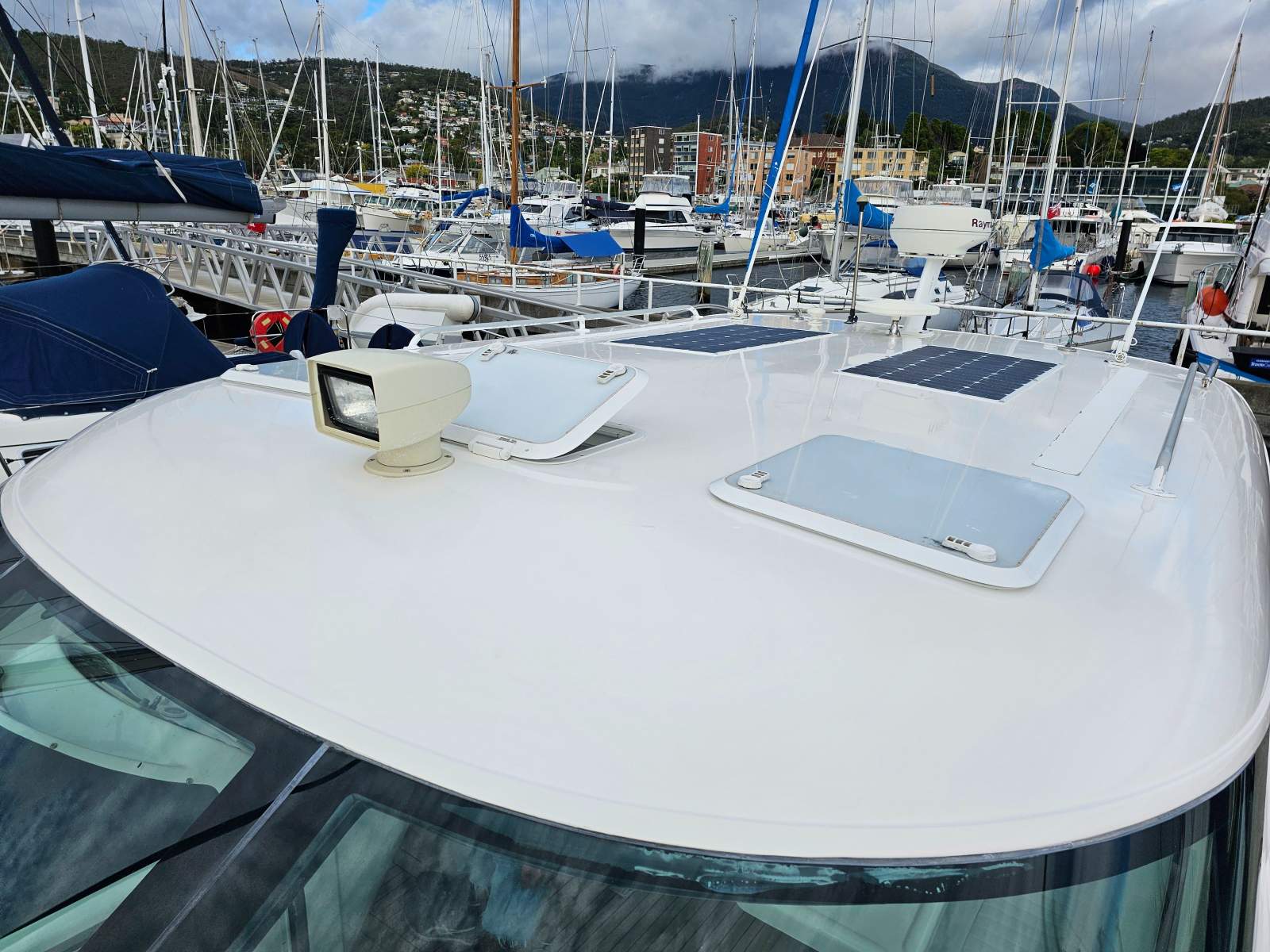 Riviera 4000 Offshore Hardtop Platinum Series &ndash; 2000 Model JO JO