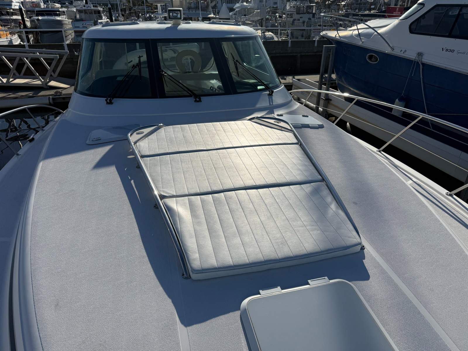 Riviera 4000 Offshore Hardtop Platinum Series &ndash; 2000 Model JO JO