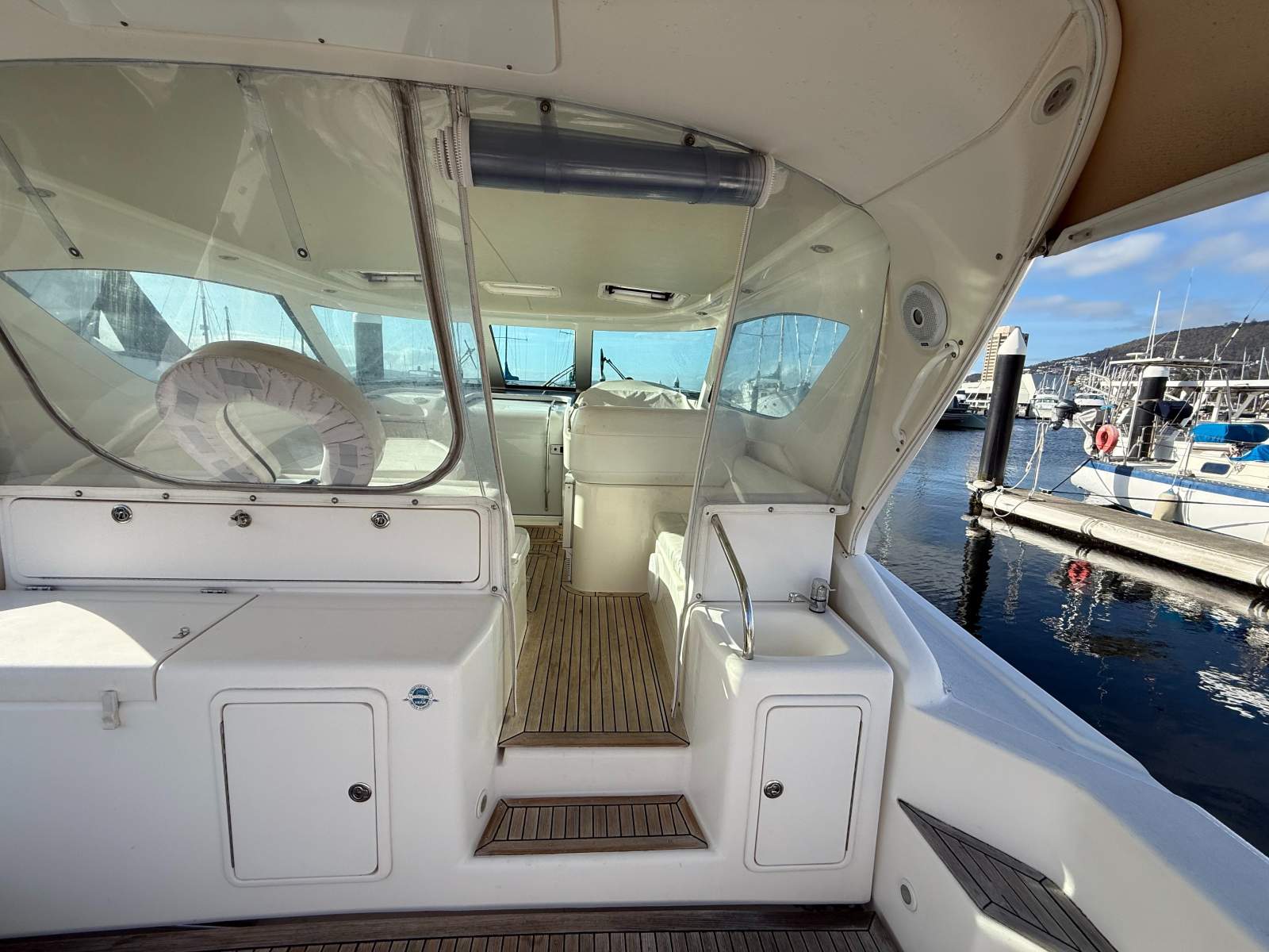 Riviera 4000 Offshore Hardtop Platinum Series &ndash; 2000 Model JO JO