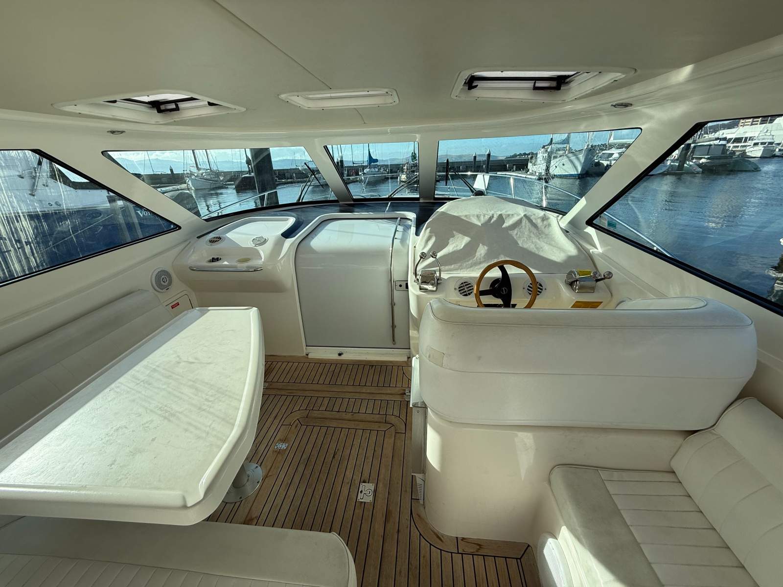 Riviera 4000 Offshore Hardtop Platinum Series &ndash; 2000 Model JO JO
