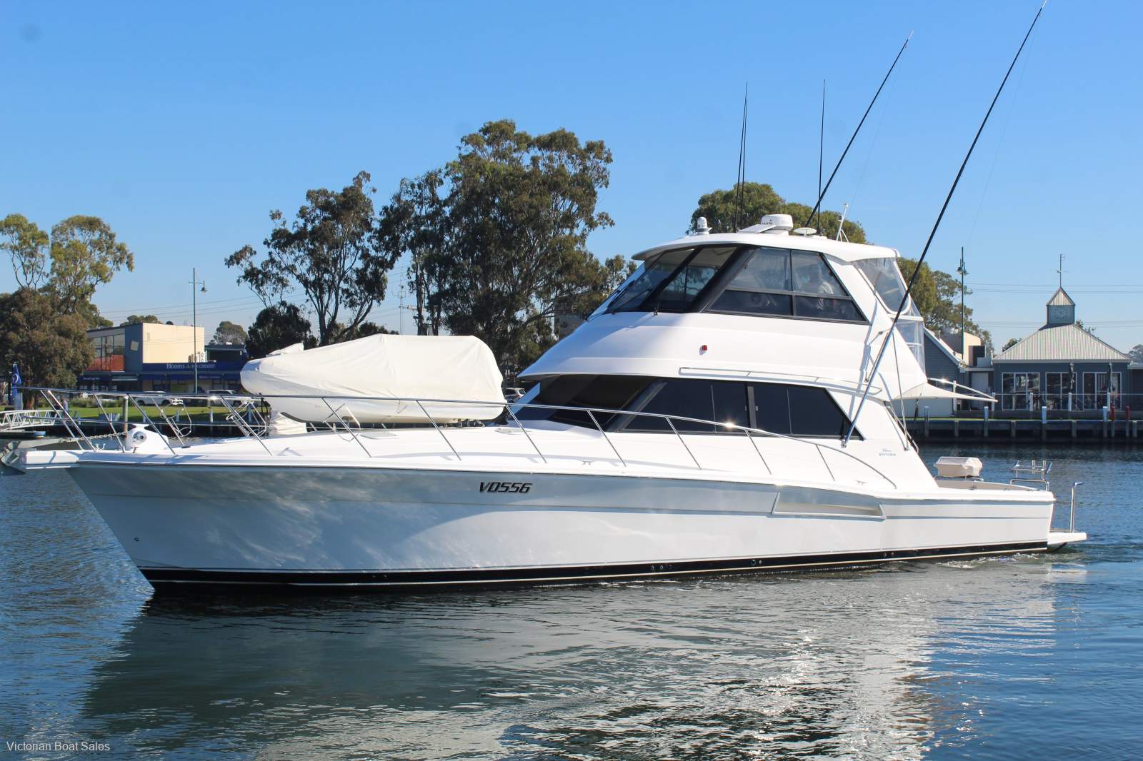 Riviera 48 Enclosed Flybridge
