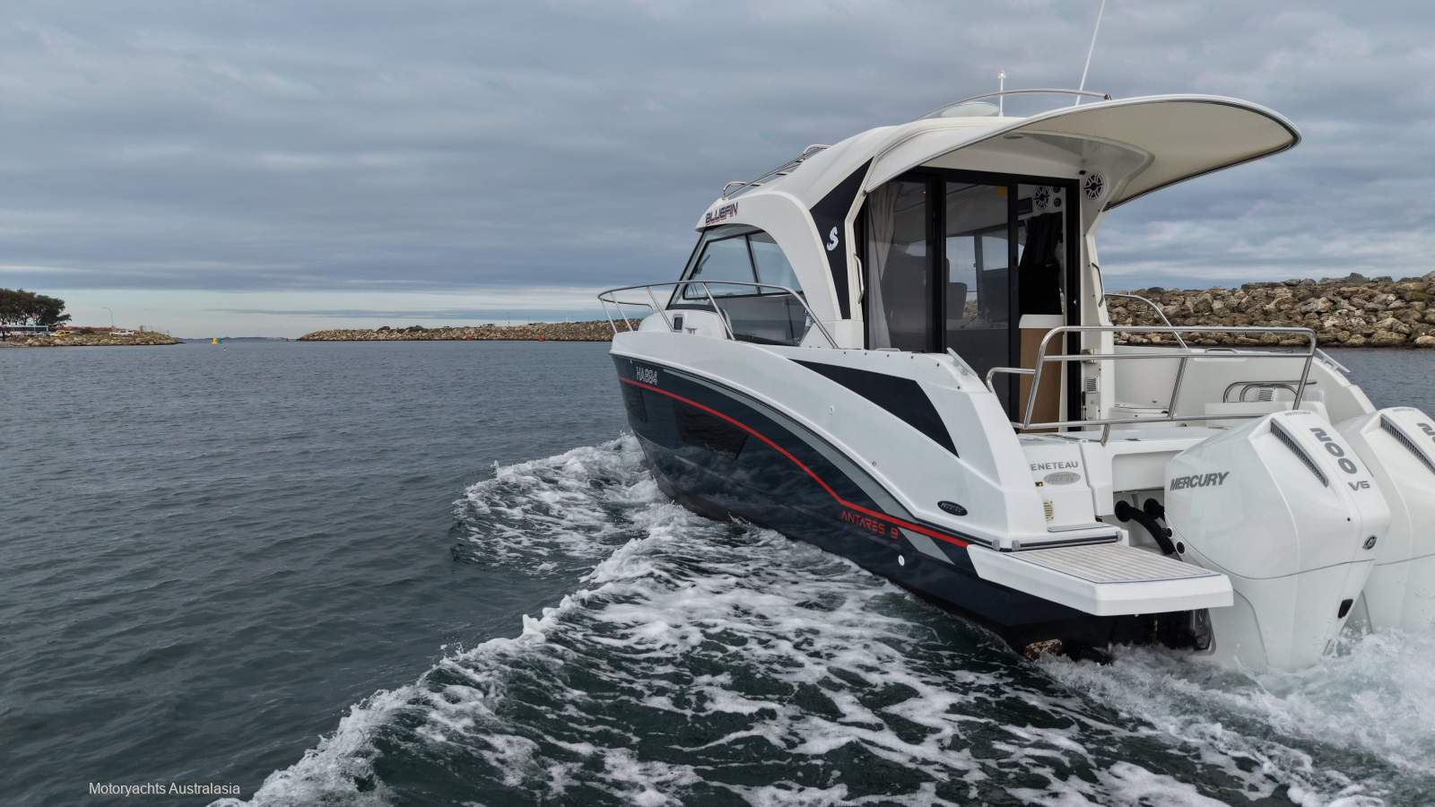 Beneteau Antares 9.0 OB - Presents as New with just 83 hours!