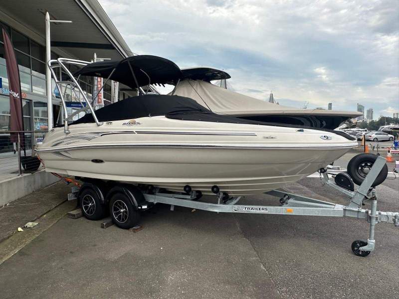 Sea Ray 200 Sundeck