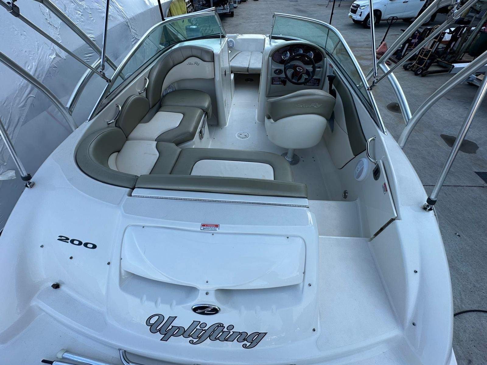 Sea Ray 200 Sundeck