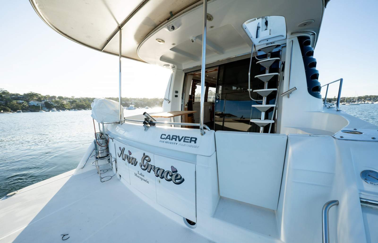 Carver 570 Pilothouse Cruiser