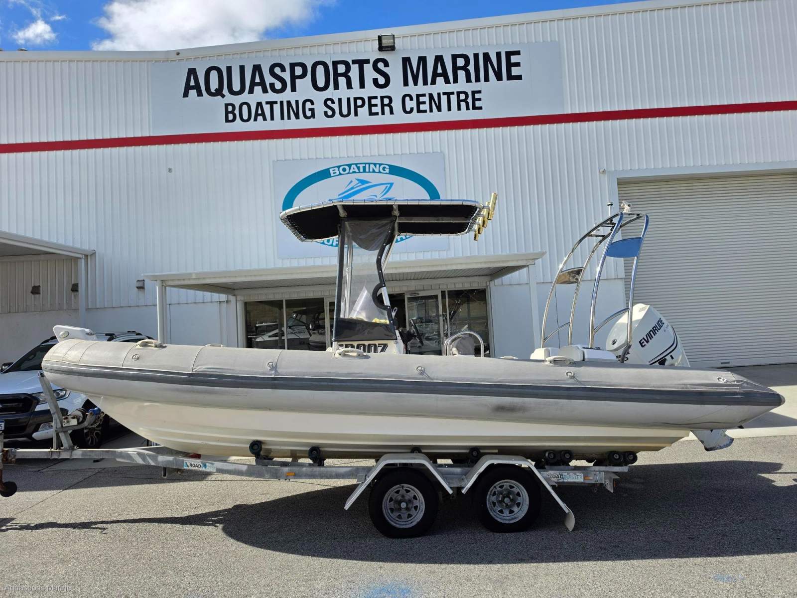 Silver Marine Phoenix 660