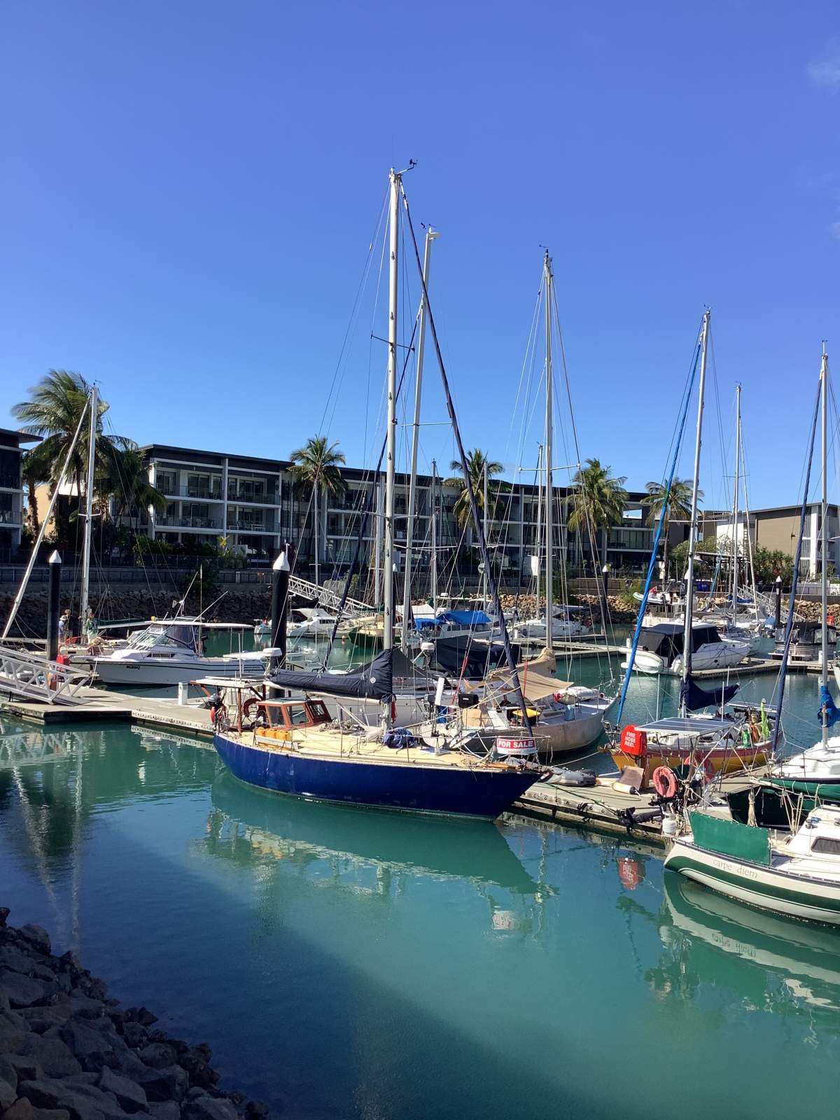 Bounty 35 Hard dodger and Bimini cruising set up.