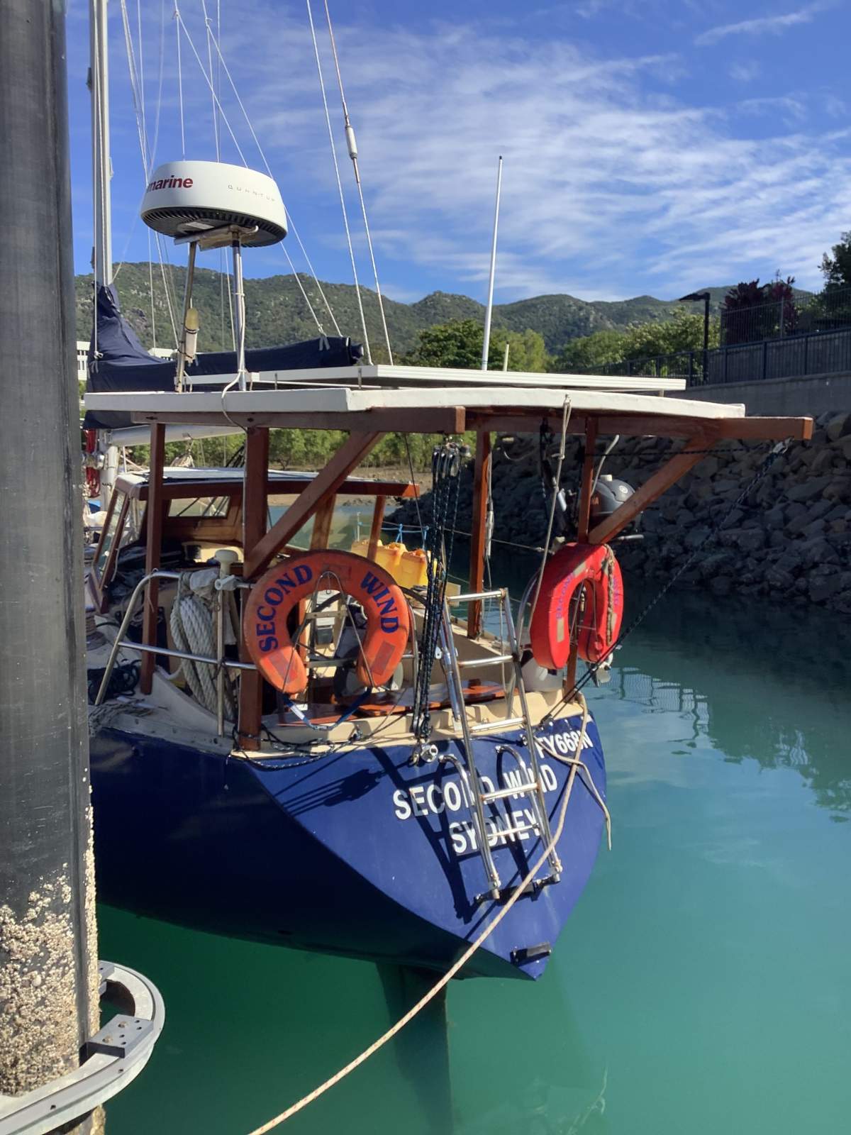 Bounty 35 Hard dodger and Bimini cruising set up.