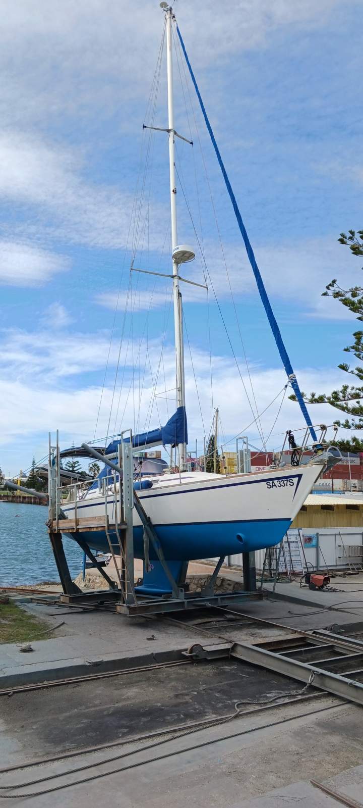 Adams Radford Magellan 42 Centre cockpit with sloop rig