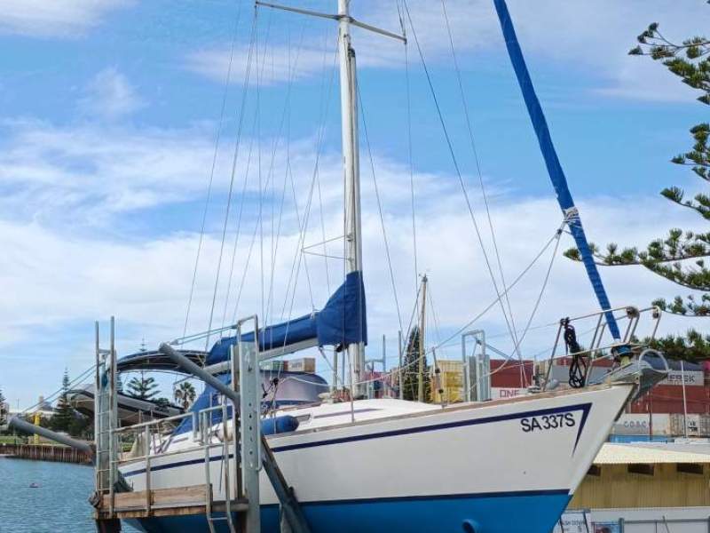 Adams Radford Magellan 42 Centre cockpit with sloop rig
