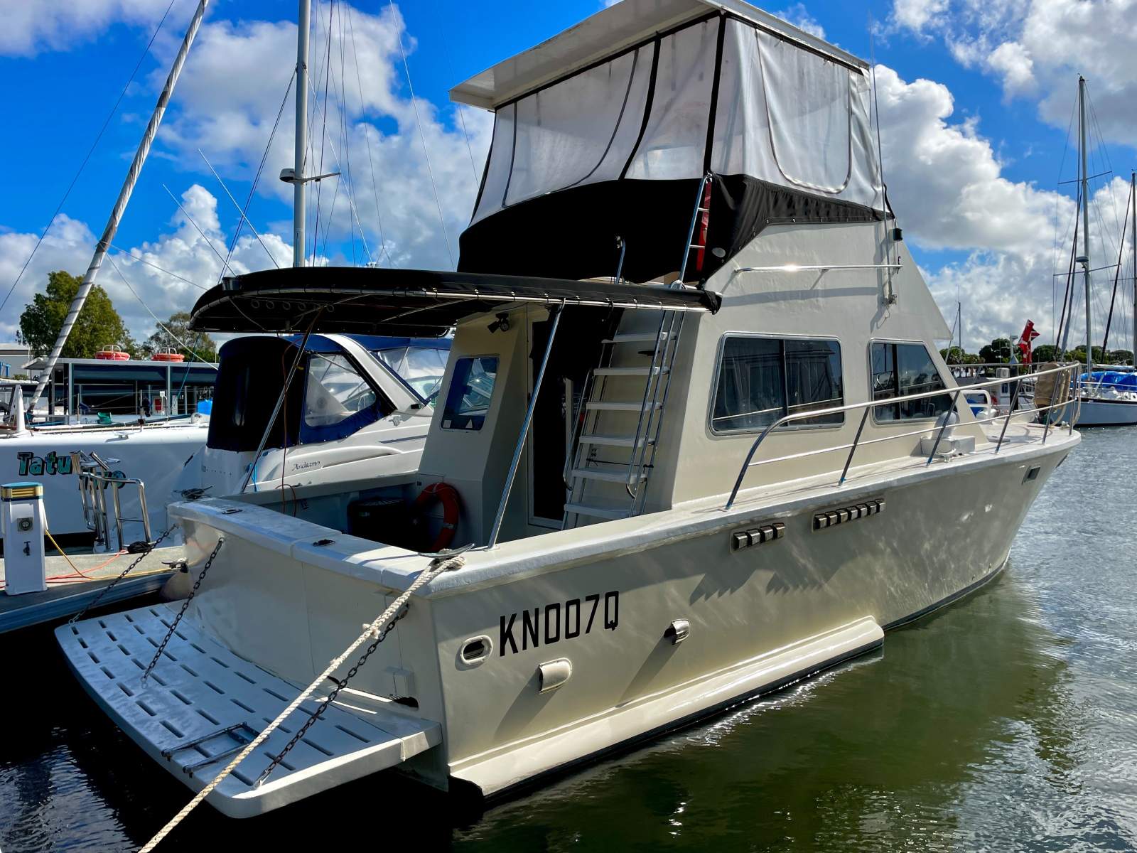 Jackson 40 Flybridge Cruiser