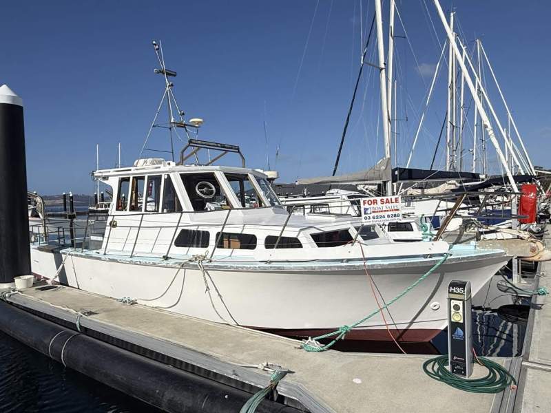 Hartley Cabin Cruiser - 37' "HANGOVER"