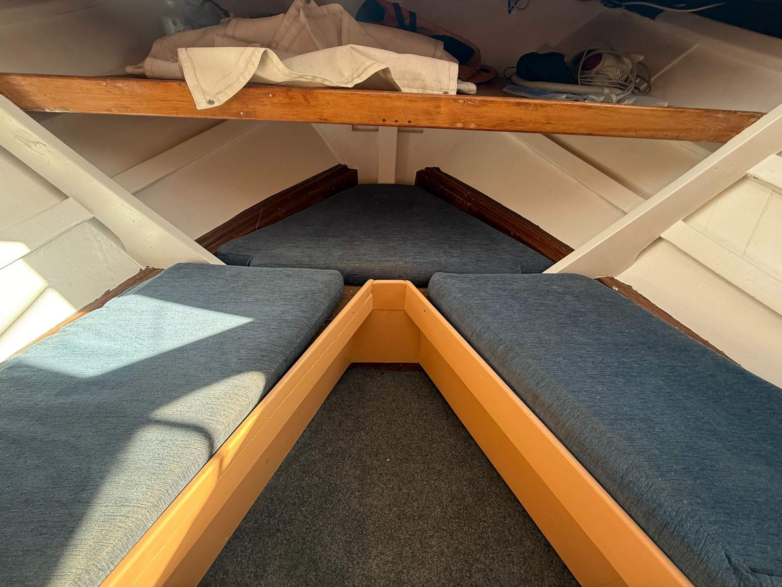Hartley Cabin Cruiser &ndash; 37 HANGOVER