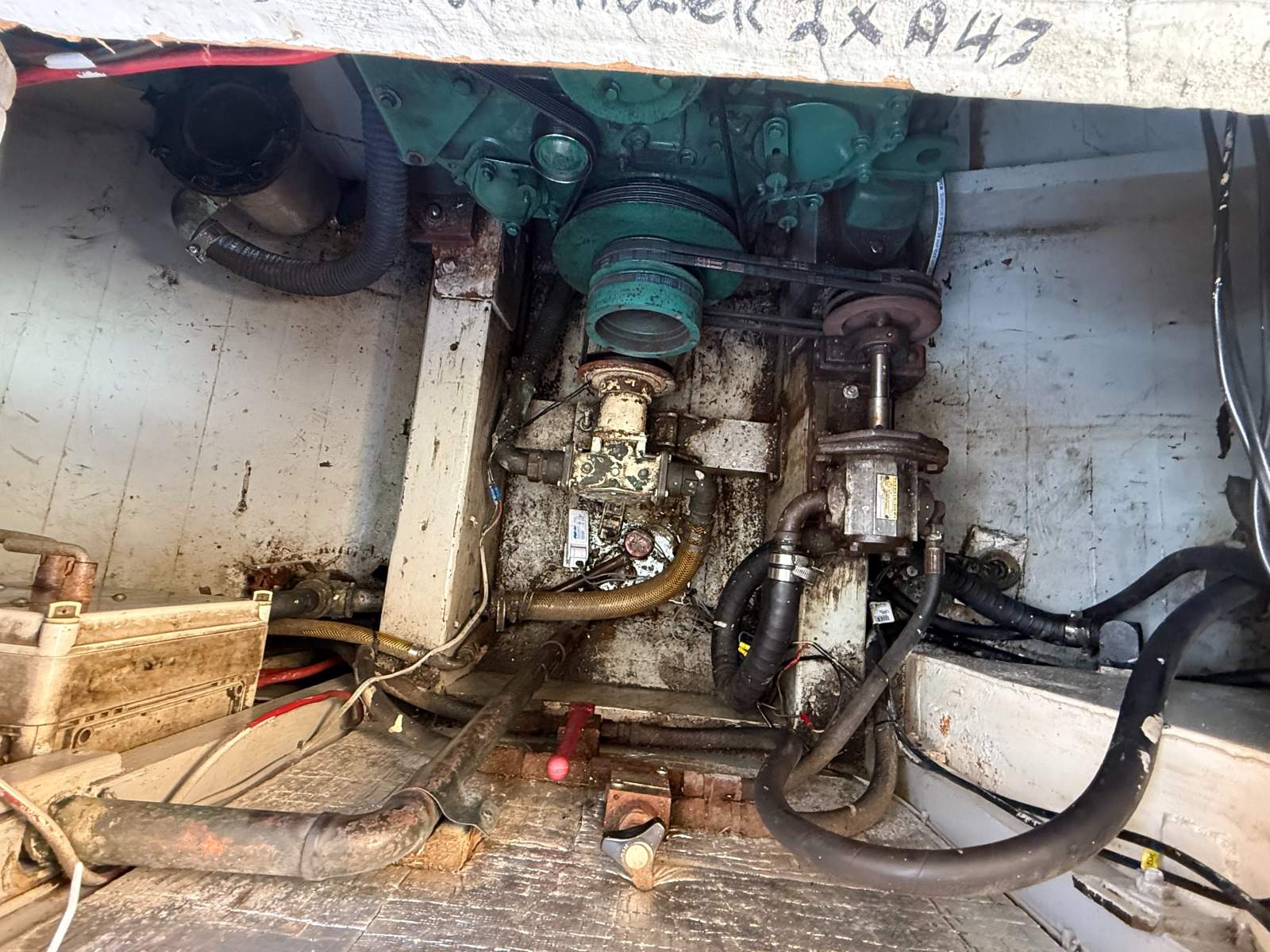 Hartley Cabin Cruiser &ndash; 37 HANGOVER
