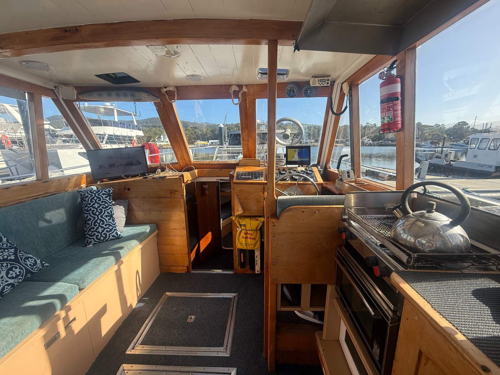 Hartley Cabin Cruiser &ndash; 37 HANGOVER