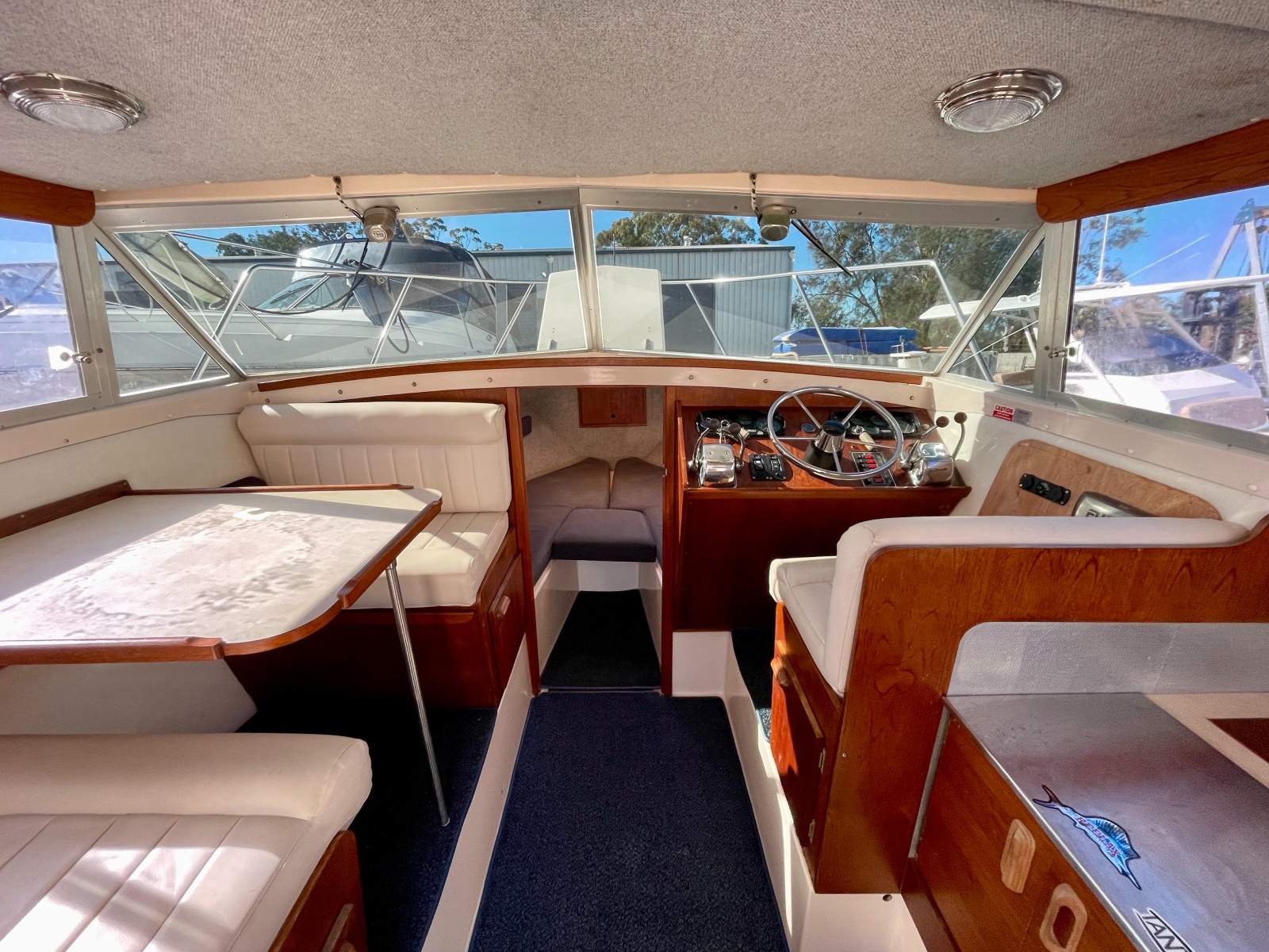 Bertram 28 Flybridge - Shaft Drive