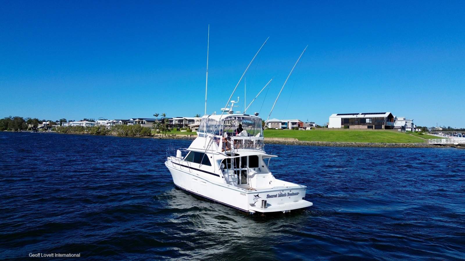 Caribbean 40 Flybridge Cruiser