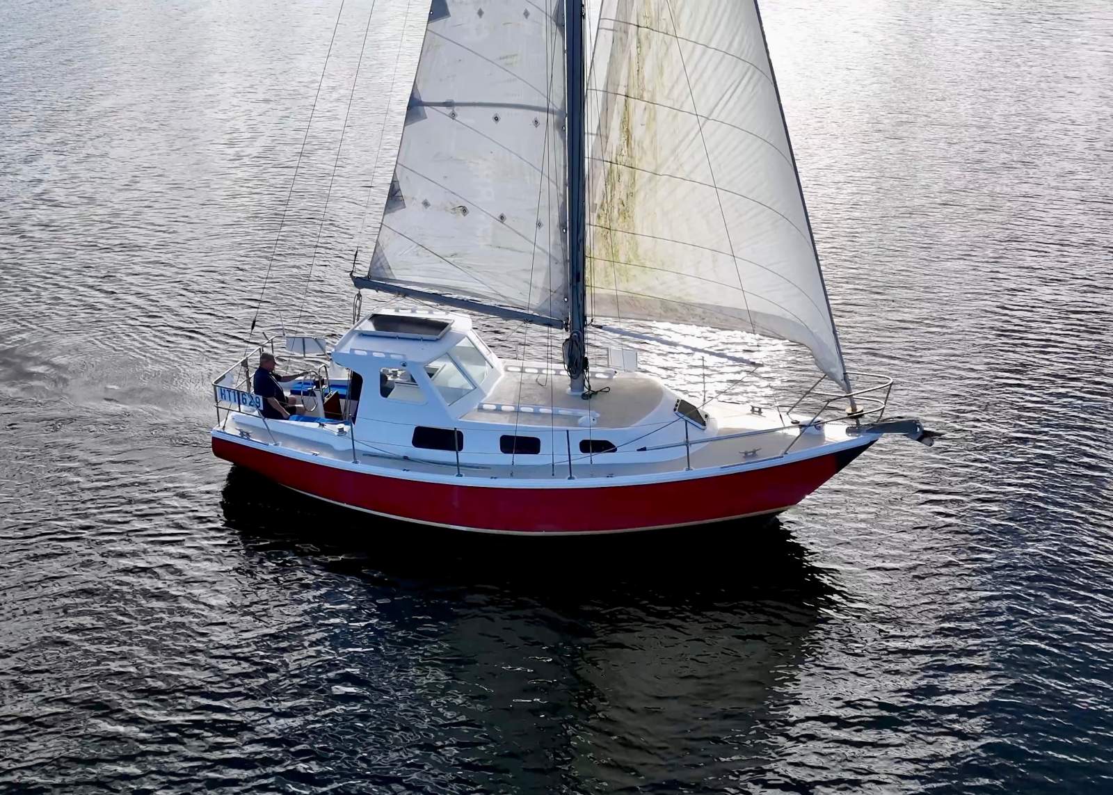 Bruce Roberts 30 WELL BUILT, COMFORTABLE AND CAPABLE CRUISER!