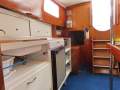 Bruce Roberts 30 WELL BUILT, COMFORTABLE AND CAPABLE CRUISER!
