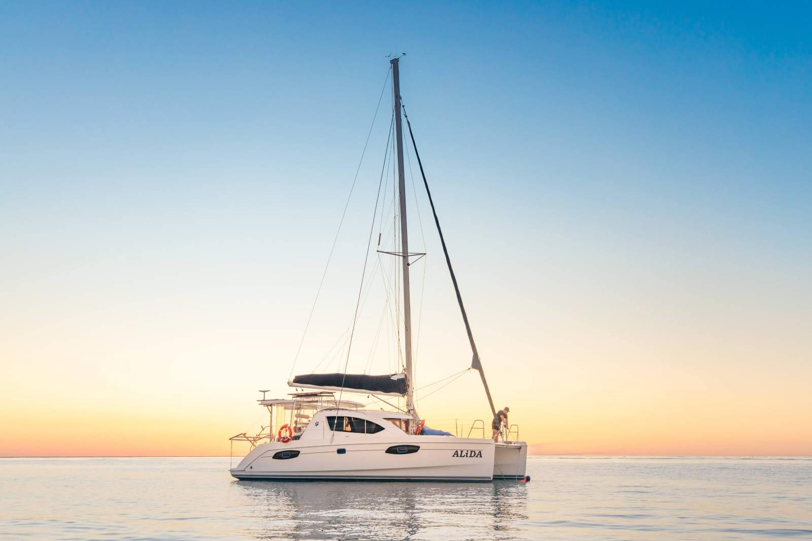 Leopard Catamarans 384