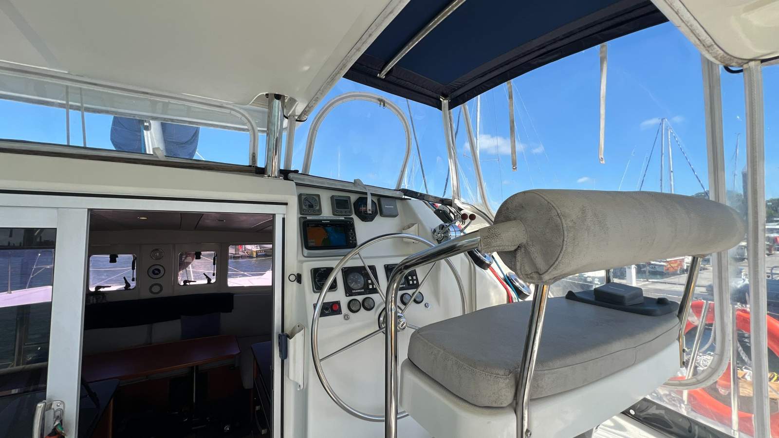 Leopard Catamarans 384
