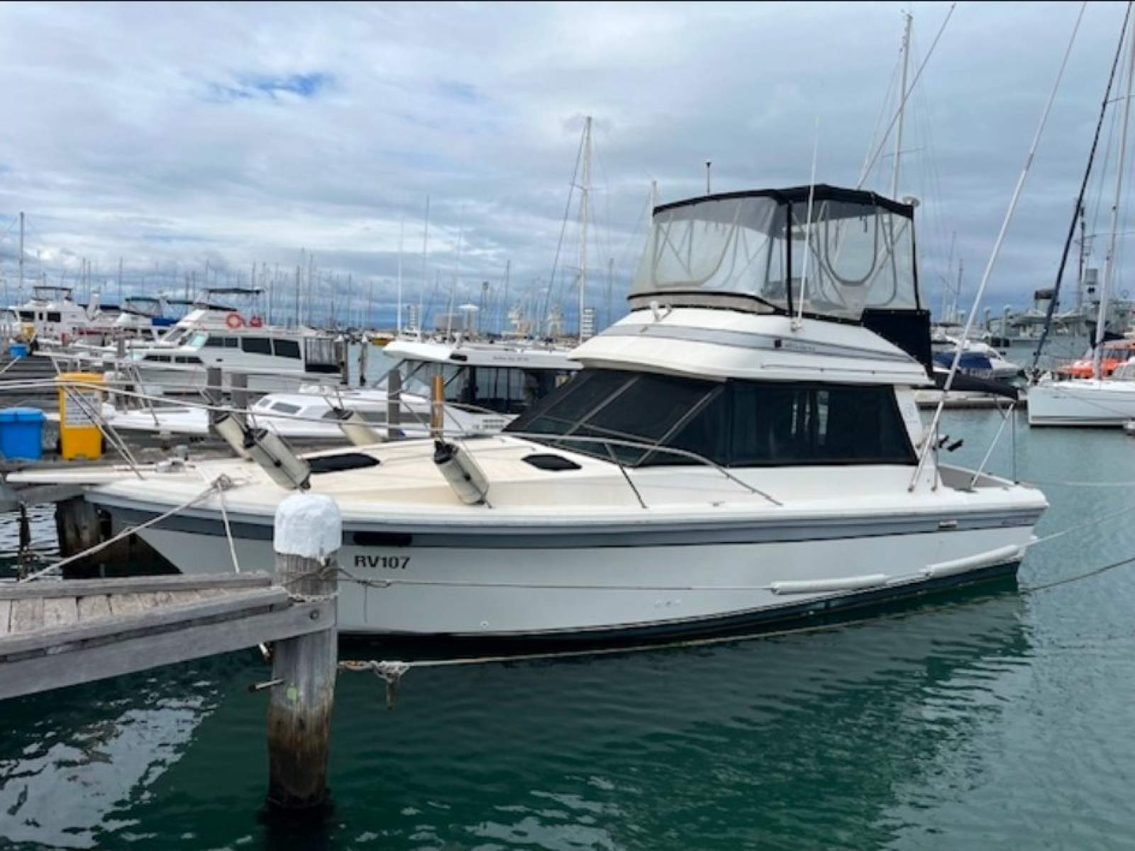 Riviera 34 Flybridge