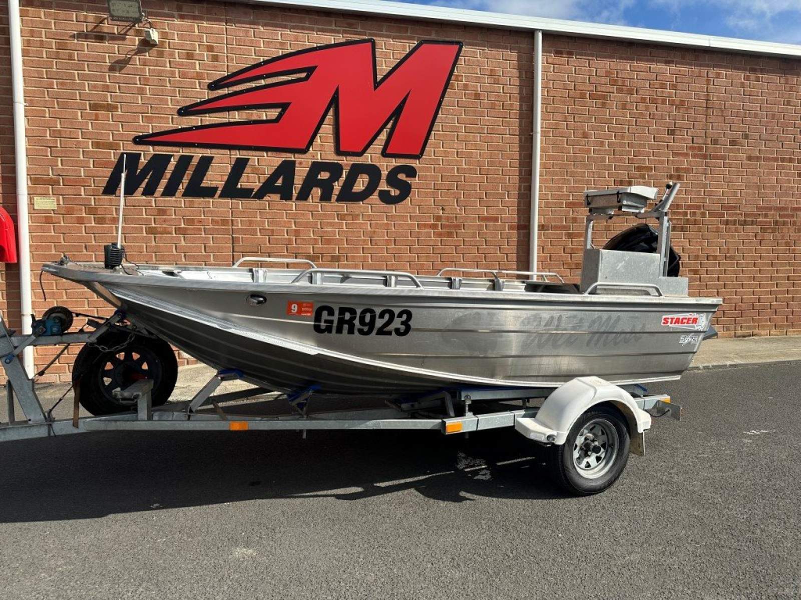 Stacer 389 Territory Striker