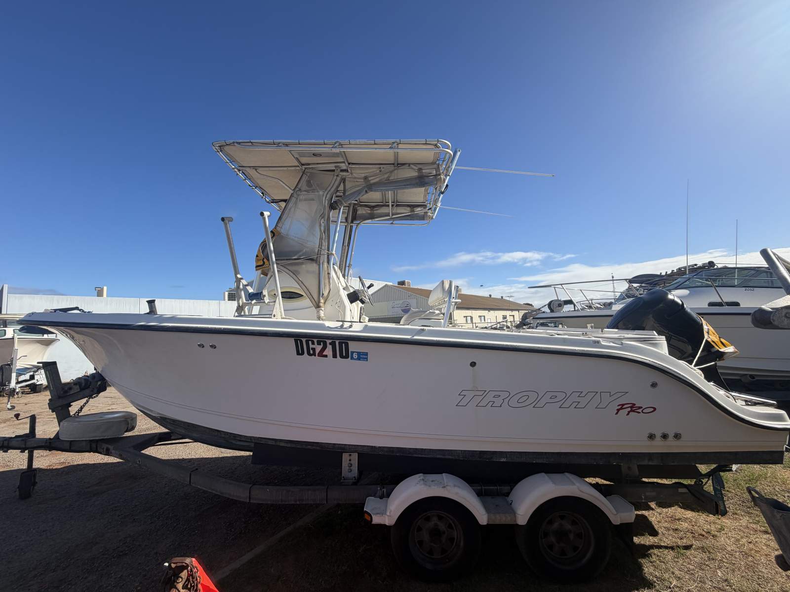 Trophy 2103 Centre Console Great stable fishing platform