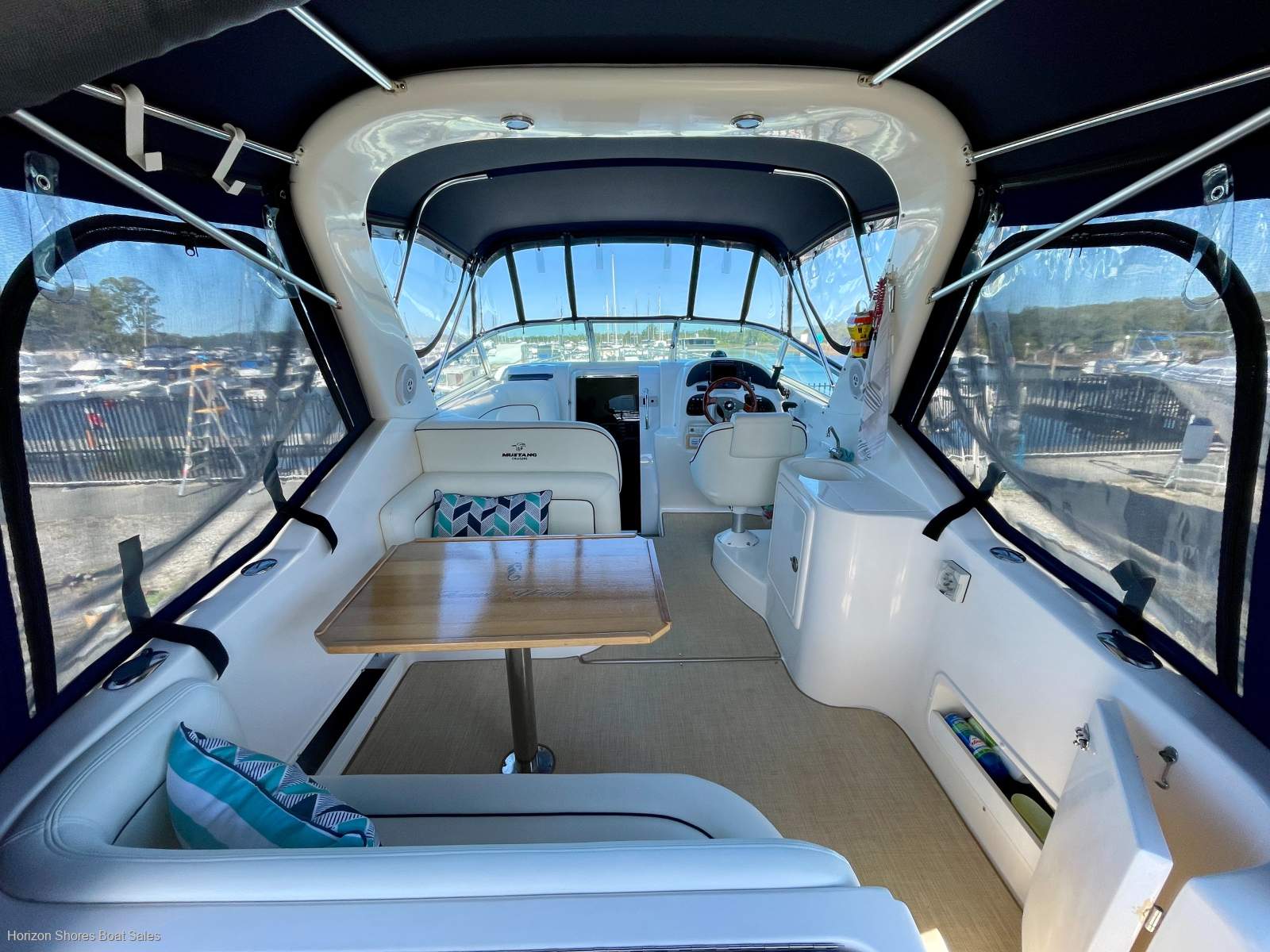 Mustang 2800 SportsCruiser Series II