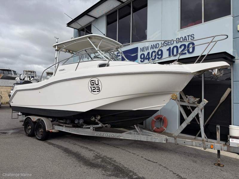 Boston Whaler 255 Conquest