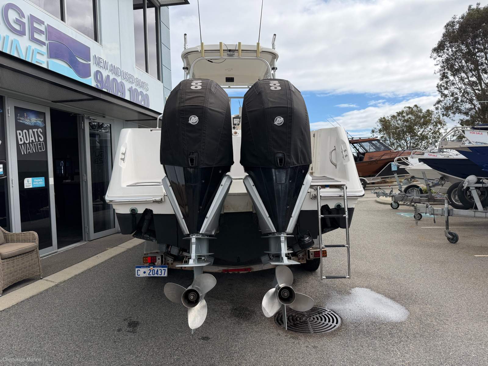 Boston Whaler 255 Conquest