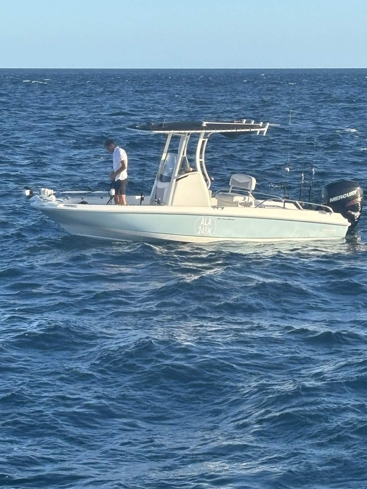 Boston Whaler 210 Dauntless