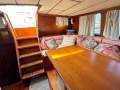 Nauticat 521 Pilot Saloon