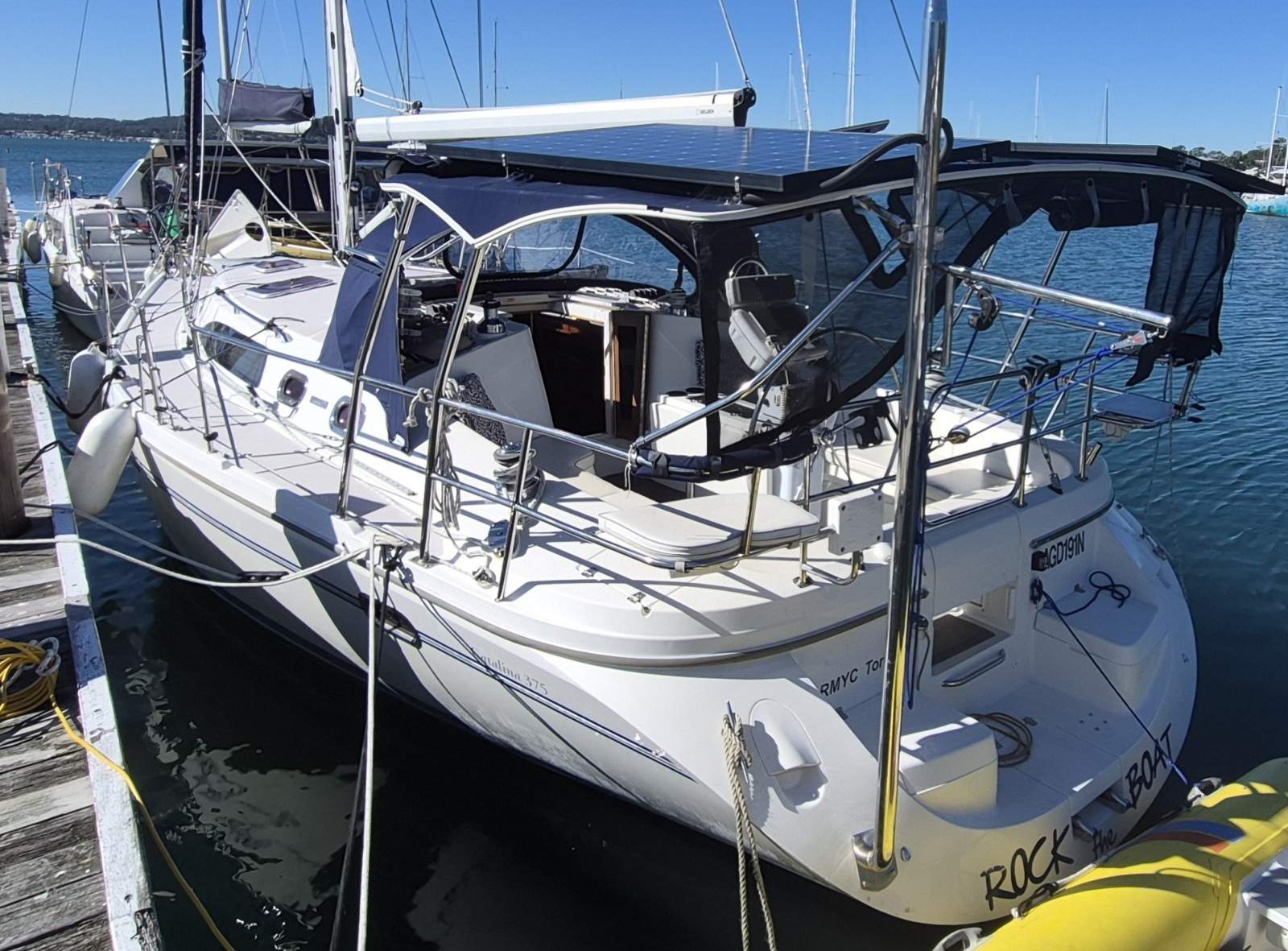 Catalina 375:Stern Looking Forwards