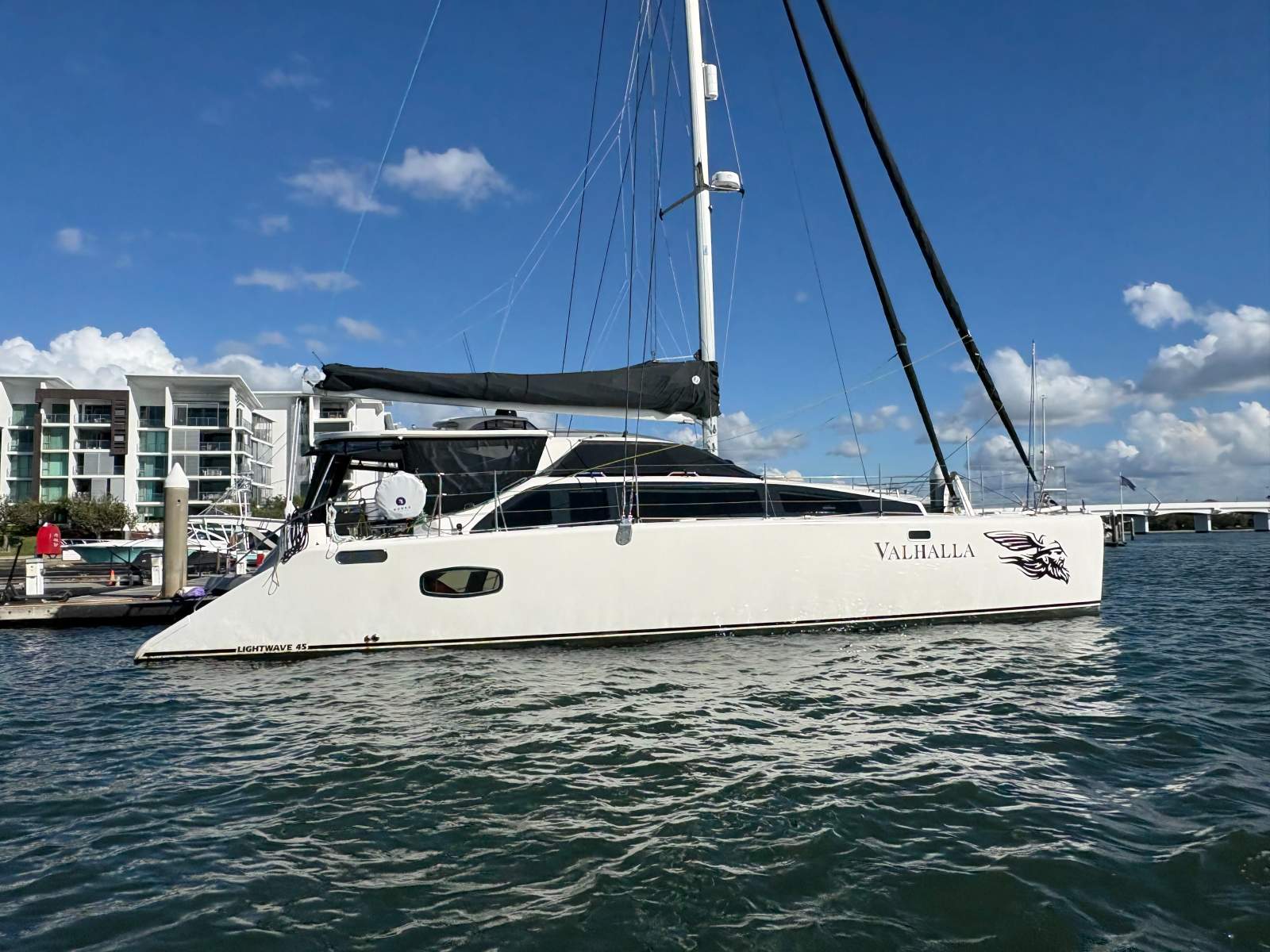 Lightwave 45 Grande - Galley Up, Fwd Nav
