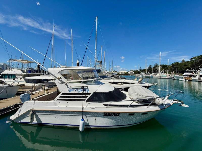 Seaquest 2800 Sports Bridge Cruiser Full Cabin