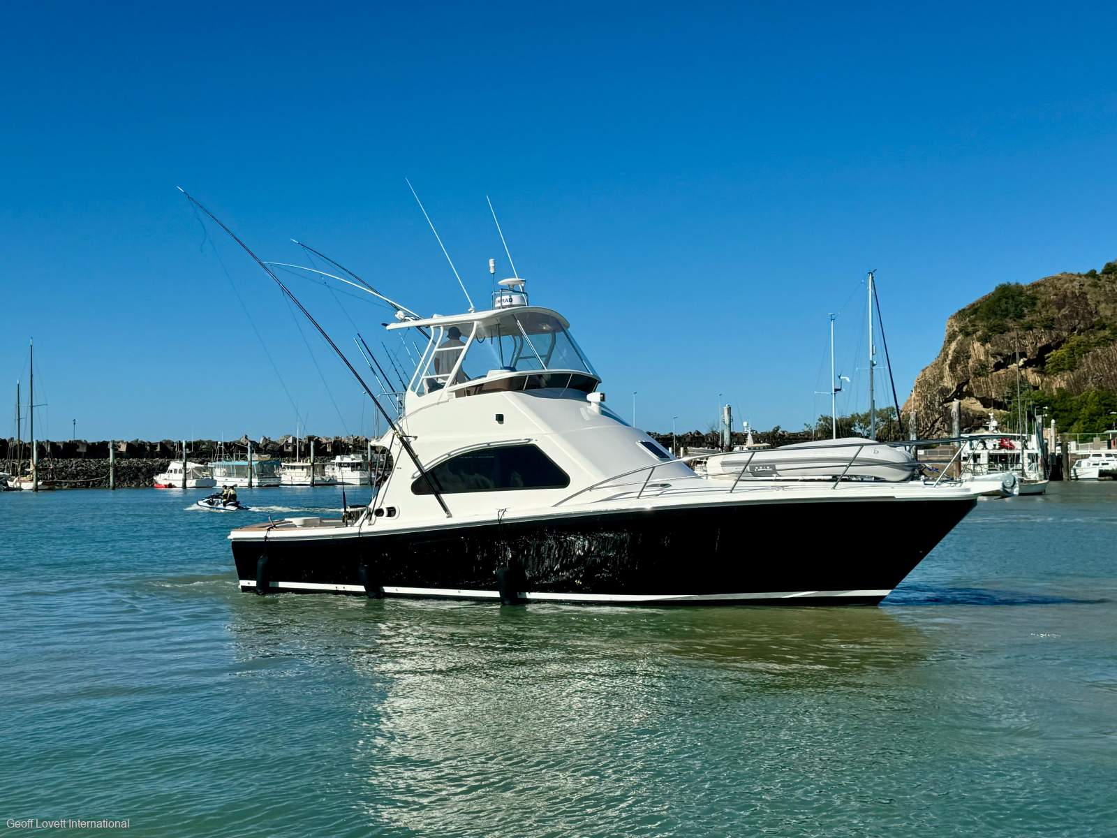 Black Watch 40 Flybridge Sport Fisher