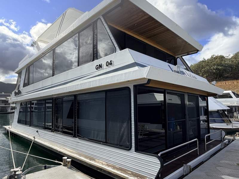 Laissez Faire - Lake Eildon Houseboat for Sale