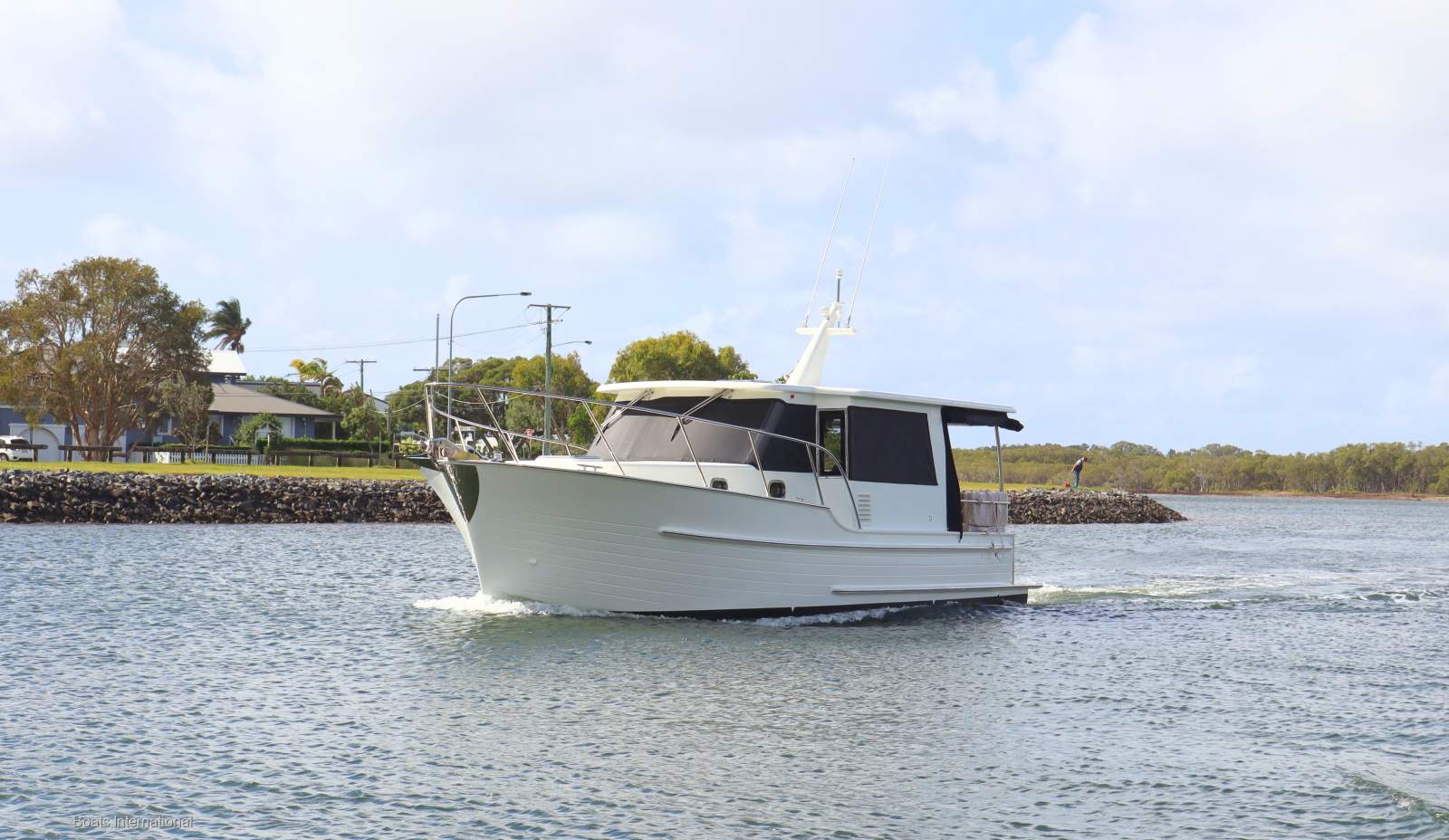 Island Gypsy 320 Wide-body