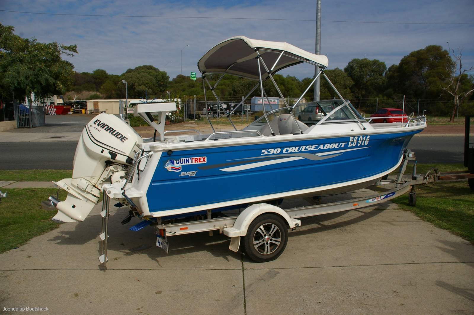 Quintrex 530 Cruiseabout 2014 model bow rider